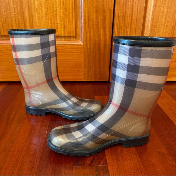 Burberry Shoes - Burberry Womens Rain Boots Size 38